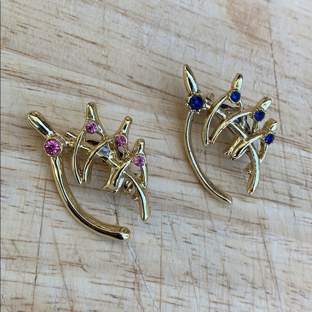 Two wishbone vintage pins brooches pink and blue